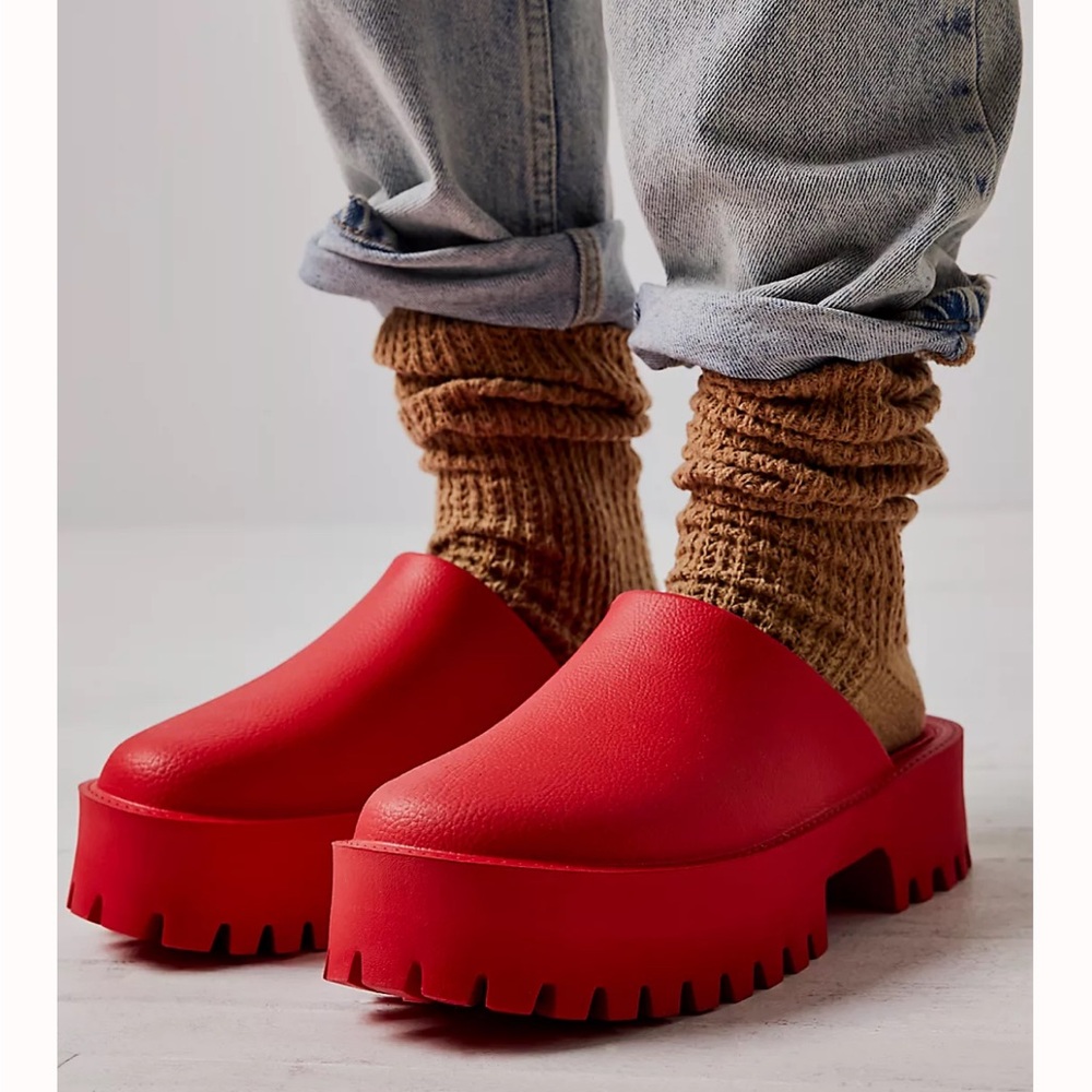 Jeffery Campbell Bae Platform Mules Red size 9